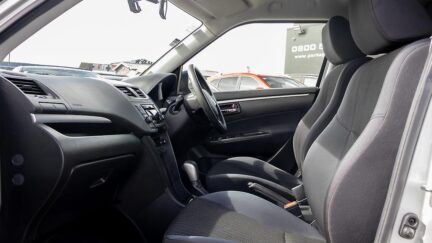 2015 Suzuki Swift XG, Push start image 356911