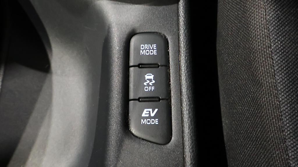 2021 Toyota Yaris Hybrid X image 357100