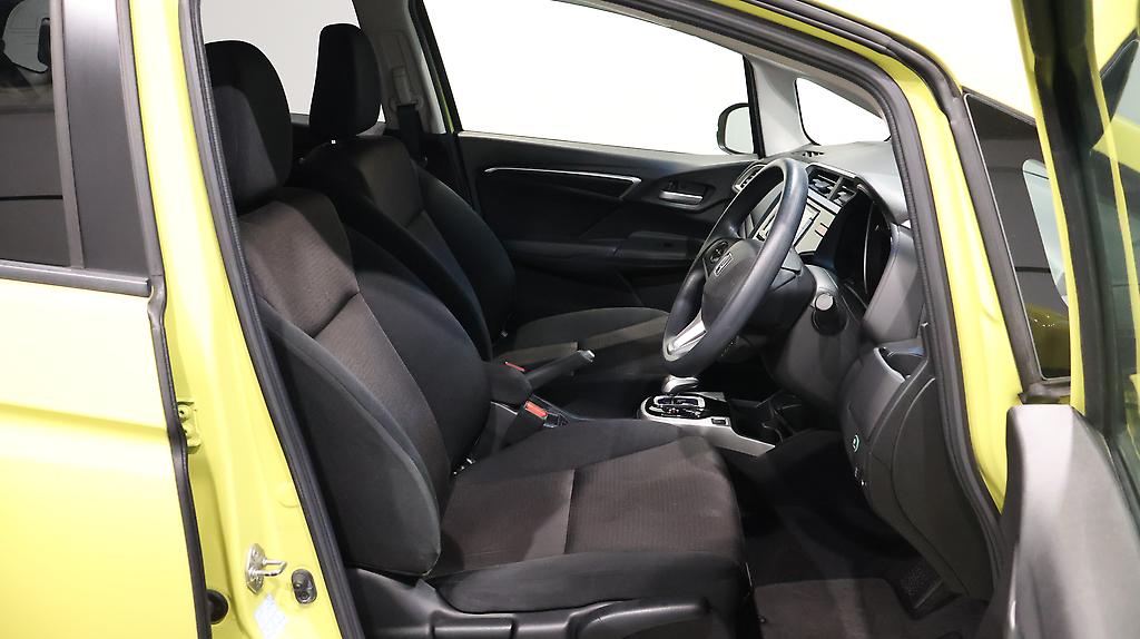 2015 Honda Fit Hybrid F Package image 354668