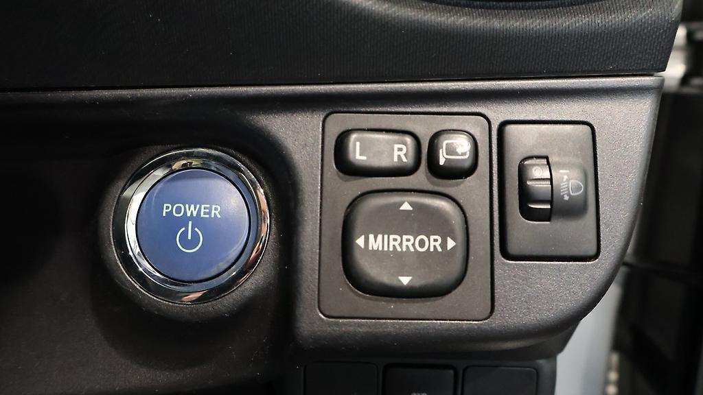 2013 Toyota Aqua Hybrid S Smart Entry Navi ready Package image 357477