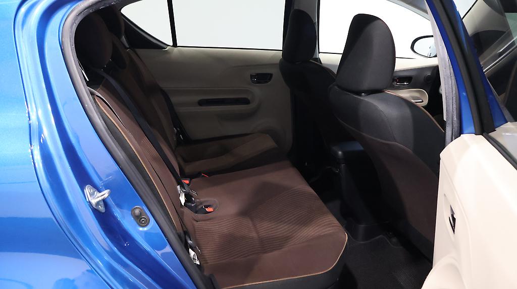2013 Toyota Aqua G Model, Push Start, Reverse Camera image 355927
