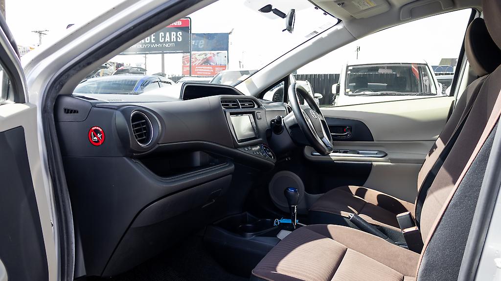 2012 Toyota Aqua F spec, Push start image 357808