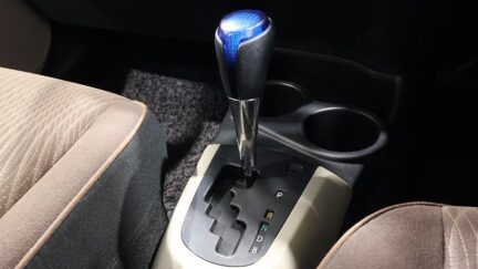 2013 Toyota Aqua Hybrid G MODEL – PUSH START image 357518