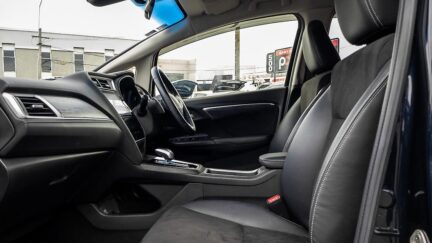 2015 Honda Shuttle Hybrid Z Half Leather Trim image 352738
