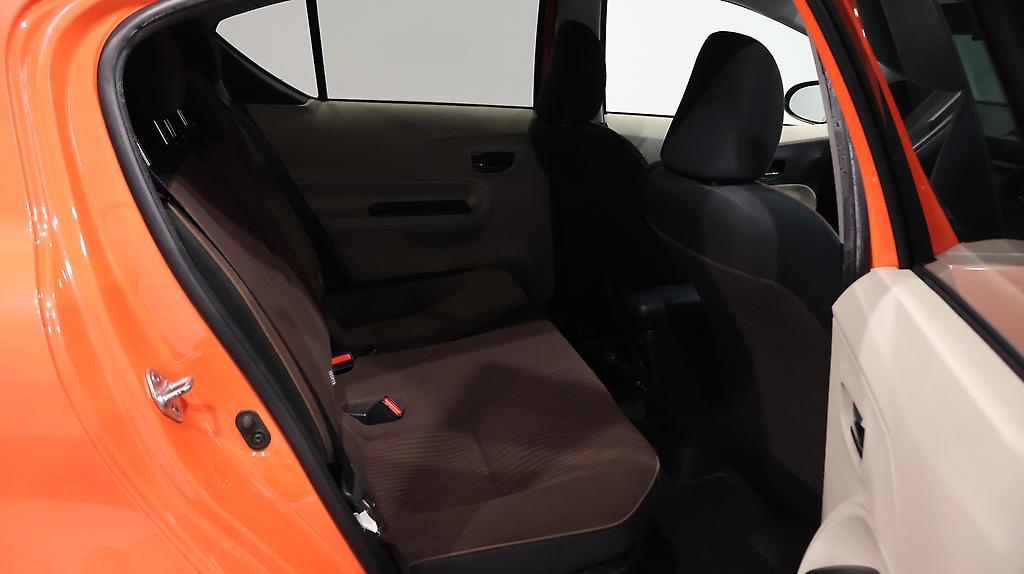 2012 Toyota Aqua Heated Seats, Push Button Start, Reverse Camera image 354574