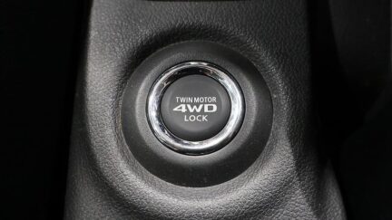 2013 Mitsubishi Outlander PHEV G Navi-Package 4WD image 355312