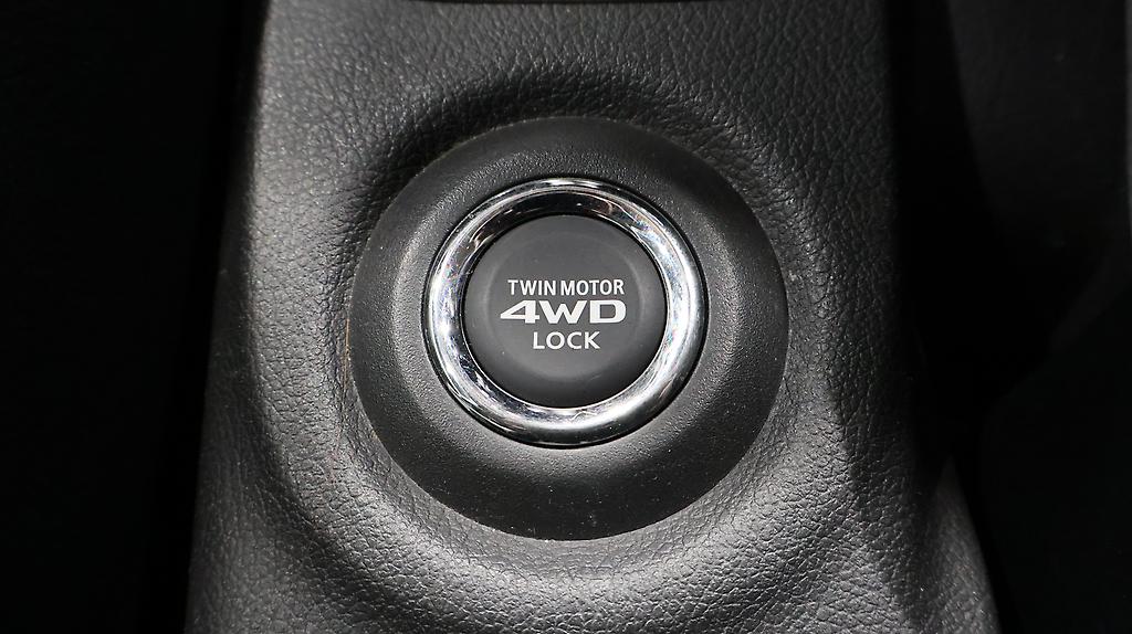 2013 Mitsubishi Outlander PHEV G Navi-Package 4WD image 355312