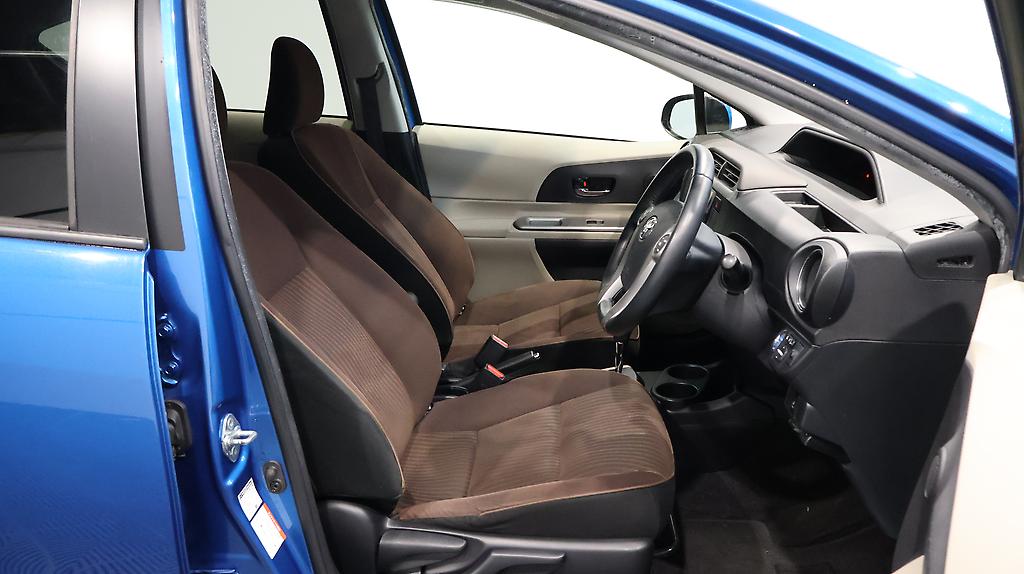 2013 Toyota Aqua G Model, Push Start, Reverse Camera image 355928