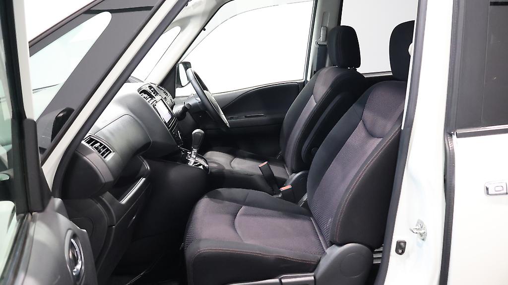 2013 Nissan Serena Hybrid Highway Star image 353067