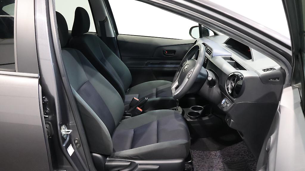 2015 Toyota Aqua S MODEL + PUSH START + REVERSE CAMERA image 357907