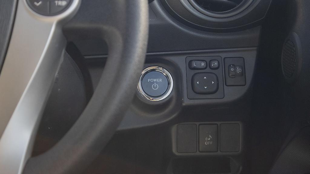 2014 Toyota Aqua F spec Hybrid Push start image 353190