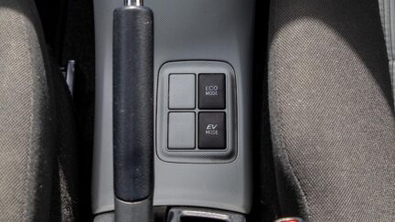 2013 Toyota Aqua Hybrid F spec , Push start image 357823