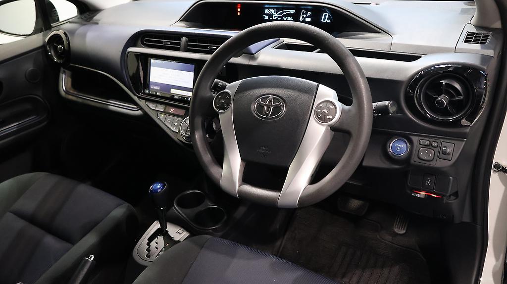2015 Toyota Aqua S Model, Push Start, Reverse Camera image 354771