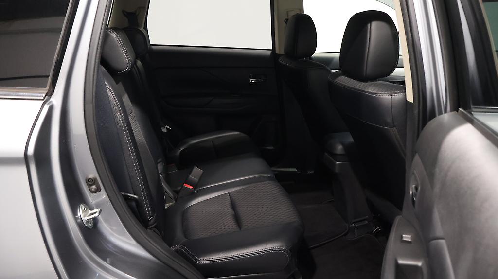 2013 Mitsubishi Outlander PHEV G Navi-Package 4WD image 355304