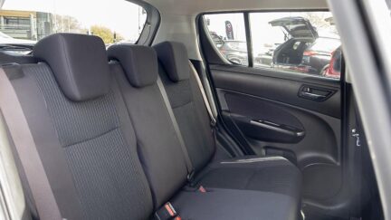 2015 Suzuki Swift XG, Push start image 356903
