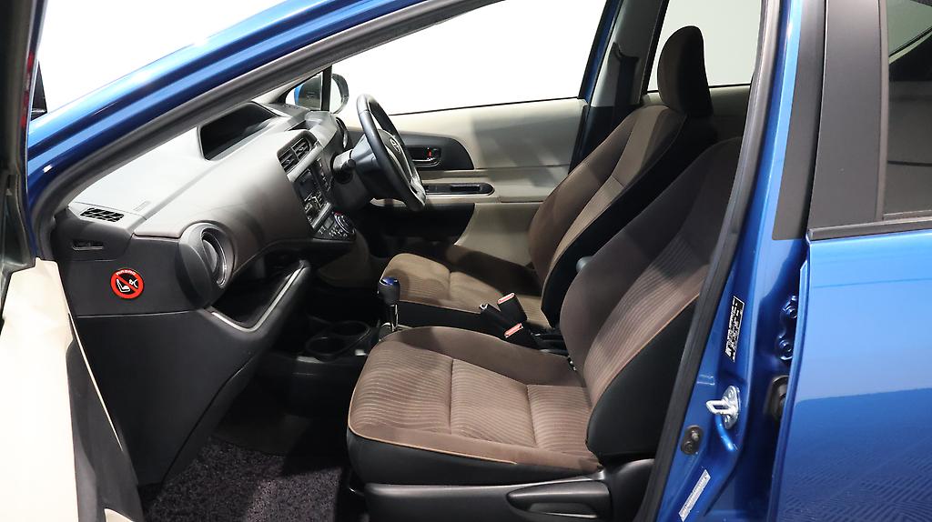 2013 Toyota Aqua Hybrid G MODEL – PUSH START image 357510