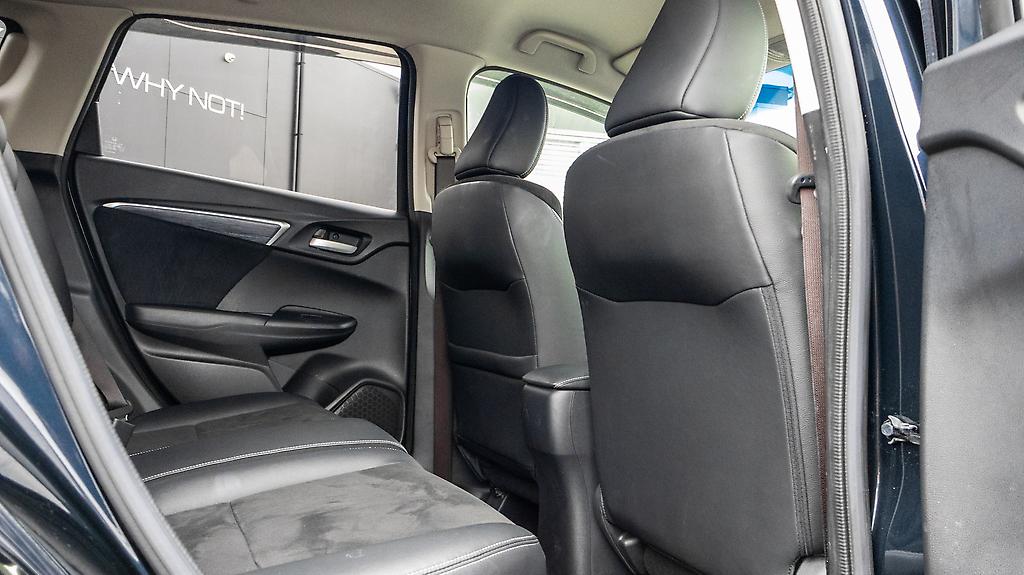 2015 Honda Shuttle Hybrid Z Half Leather Trim image 352730