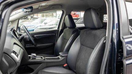 2015 Honda Shuttle Hybrid Z Half Leather Trim image 352739
