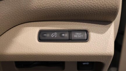 2016 Nissan Teana XL Navi AVM Pkg image 357975