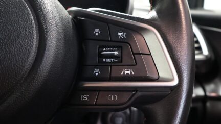 2017 Subaru XV 2.0i-L Eyesight Black Leather Selection image 353057