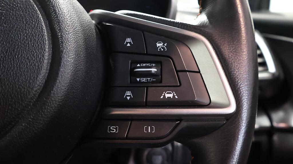 2017 Subaru XV 2.0i-L Eyesight Black Leather Selection image 353057