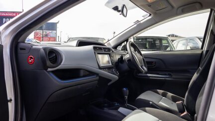 2013 Toyota Aqua Hybrid F spec , Push start image 357826