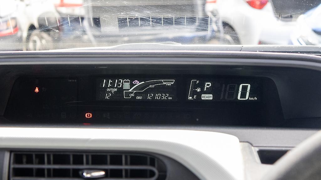 2013 Toyota Aqua Hybrid F spec , Push start image 357817