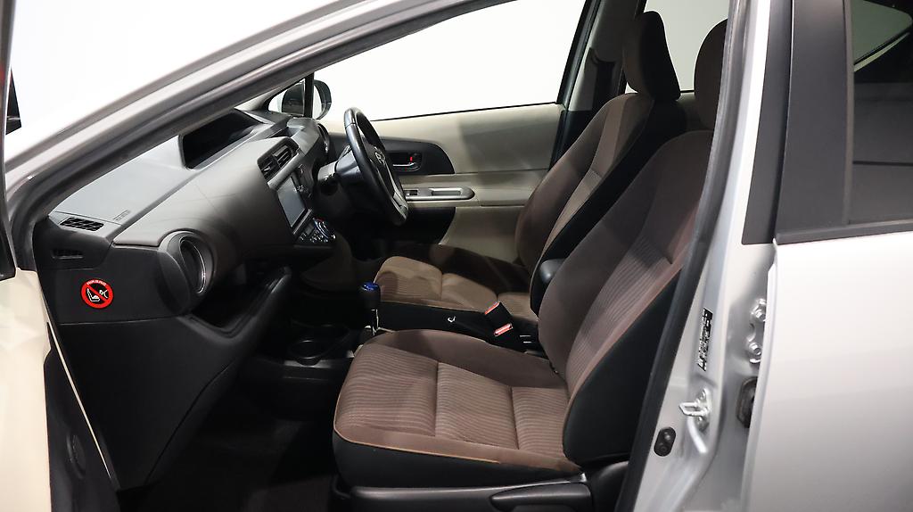 2013 Toyota Aqua G Model + Push Button Start image 354687