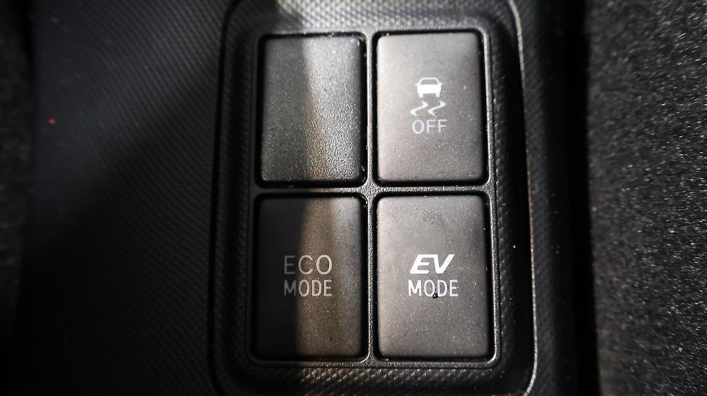 2015 Toyota Aqua S Model, Push Start, Reverse Camera image 354776