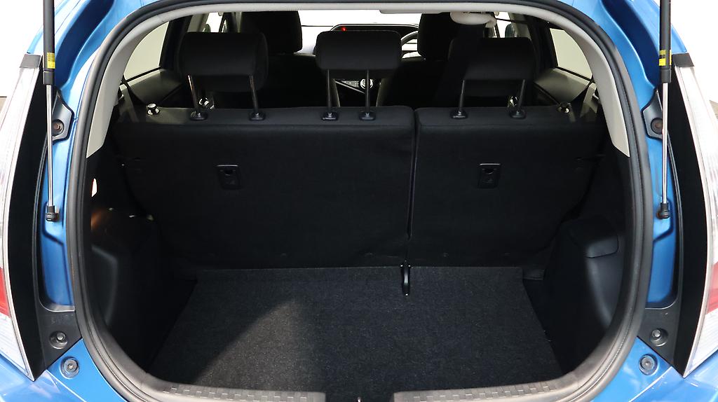 2015 Toyota Aqua S Model, Push Start image 353523