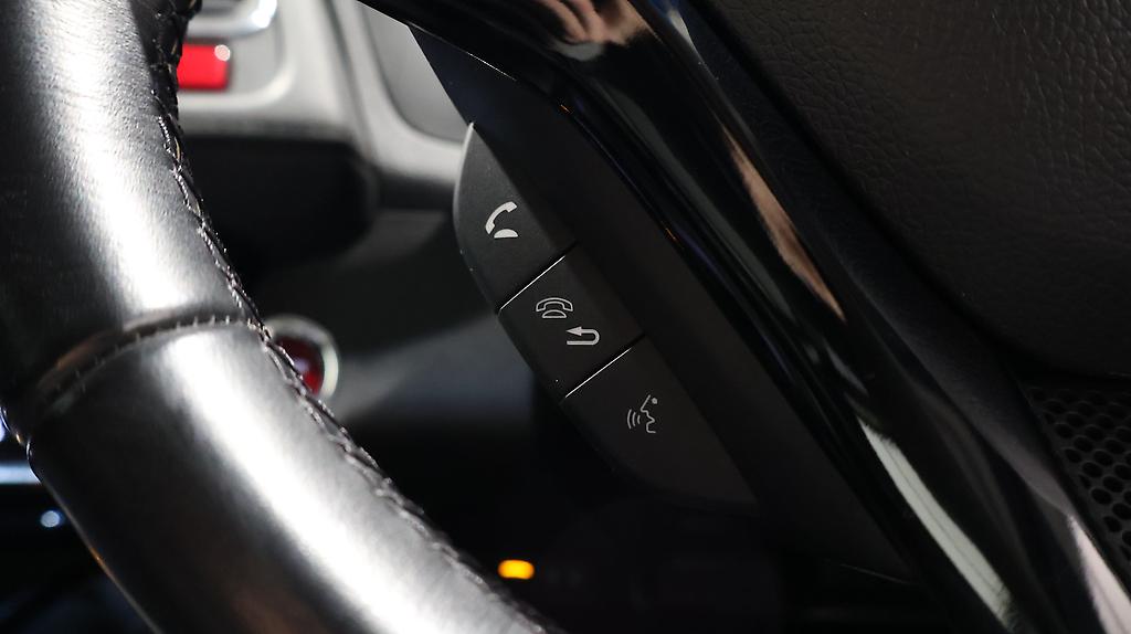 2015 Honda Vezel Hybrid X L-Package 4WD image 355545