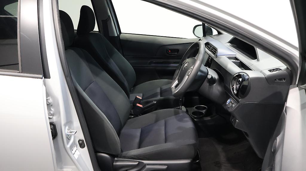2015 Toyota Aqua S Model, Push Start, Reverse Camera image 357149