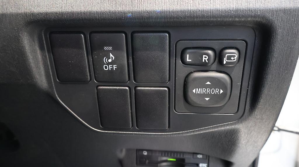 2013 Toyota Prius S Model image 356630