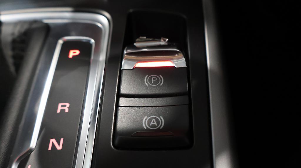 2013 Audi A4 Avant 2.0TFSI Quattro 4WD image 353619