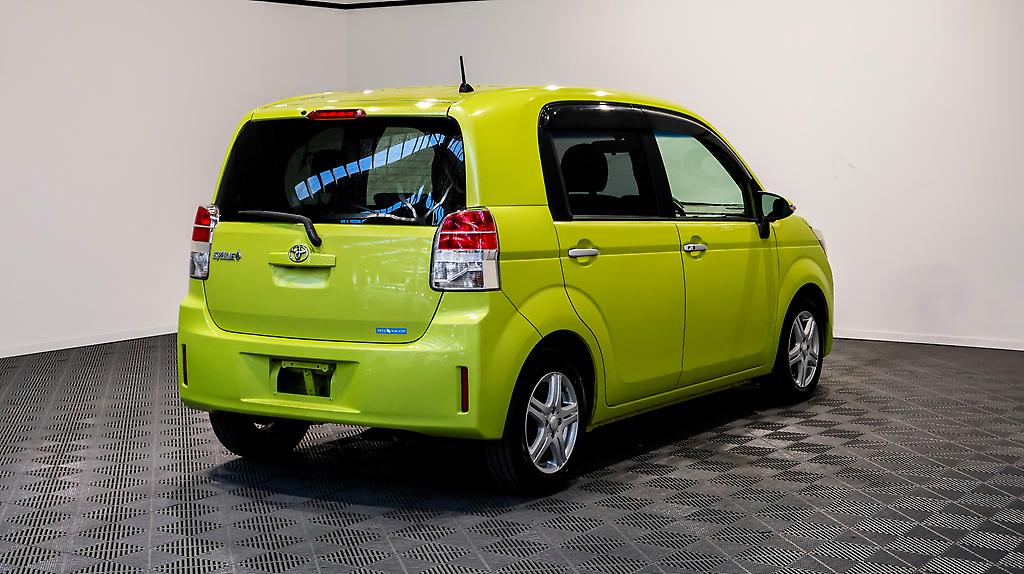 2013 Toyota Spade F Model, Push Start, Reverse Camera image 355857