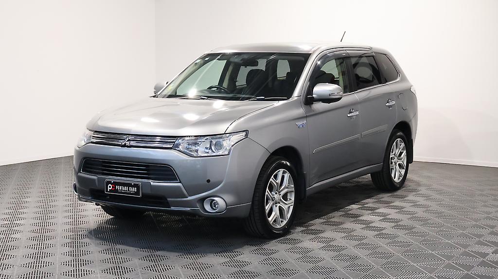 2013 Mitsubishi Outlander PHEV G Navi-Package 4WD image 355297