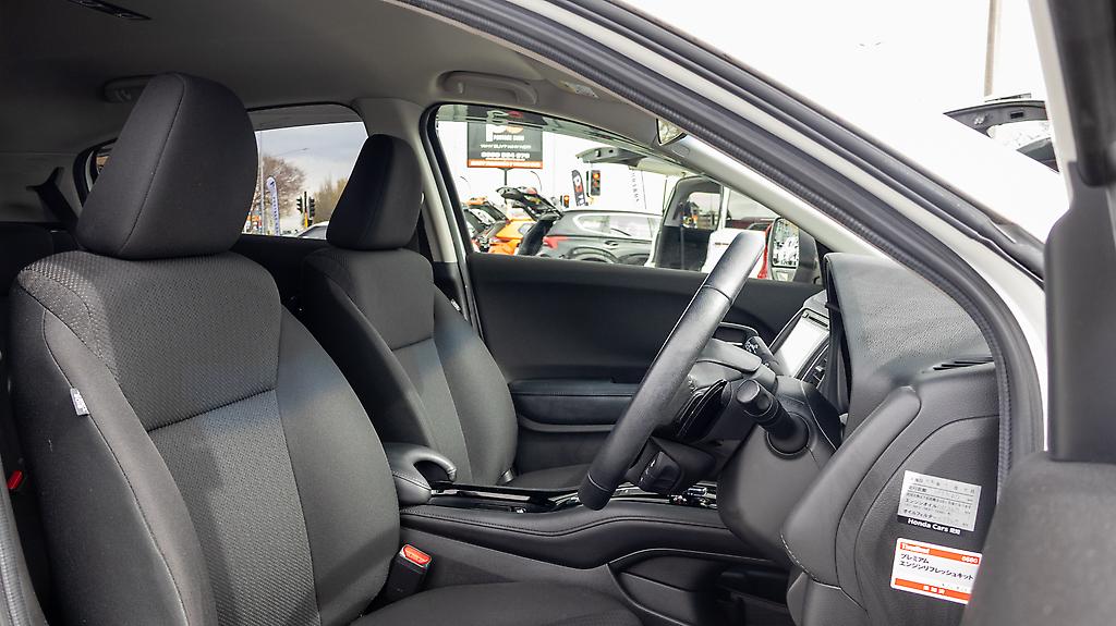 2014 Honda Vezel Hybrid X 7 AT image 357228