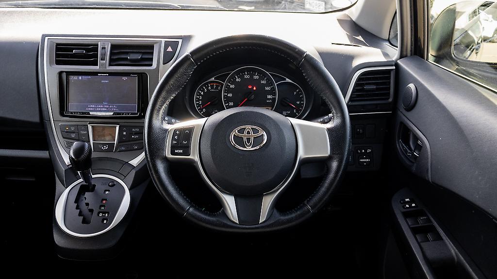2012 Toyota Ractis G Model Push start image 353442
