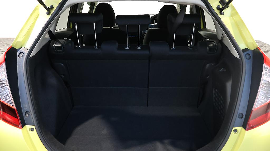2015 Honda Fit Hybrid F Package image 354664