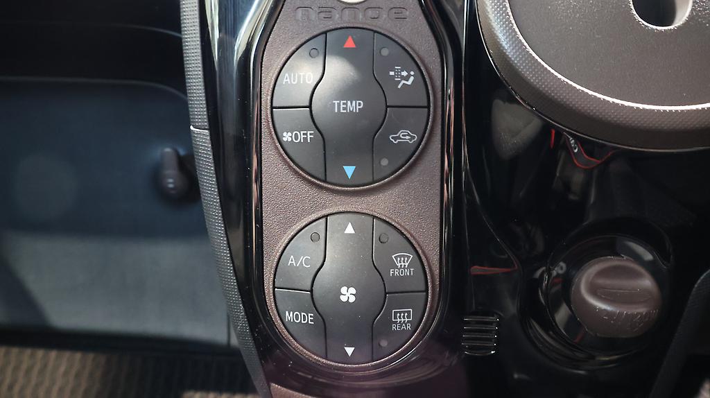 2013 Toyota Spade F Model, Push Start, Reverse Camera image 355868