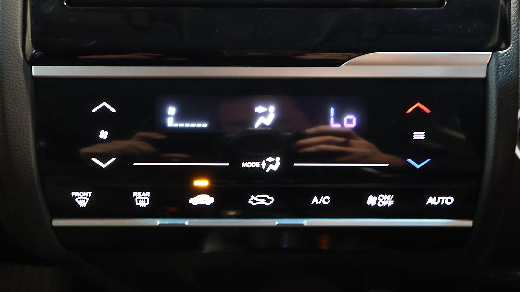 2015 Honda Fit Hybrid F-Package image 357375