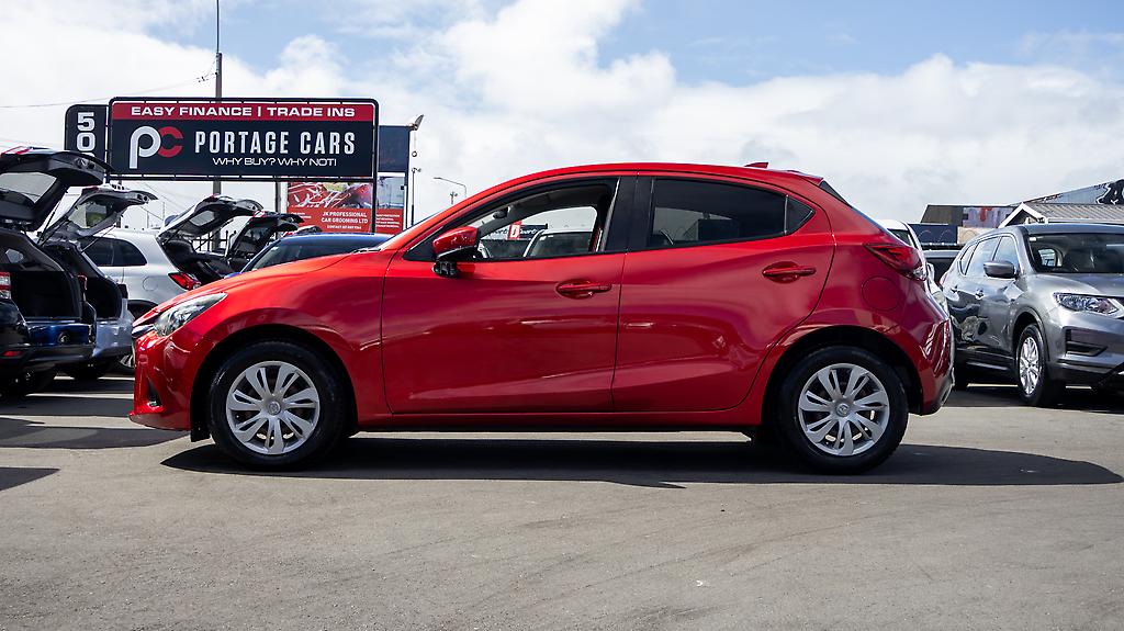 2017 Mazda Demio 13s Skyactiv image 357736