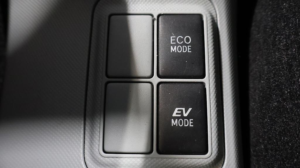 2013 Toyota Aqua S Model, Push Start, Reverse Camera image 355701