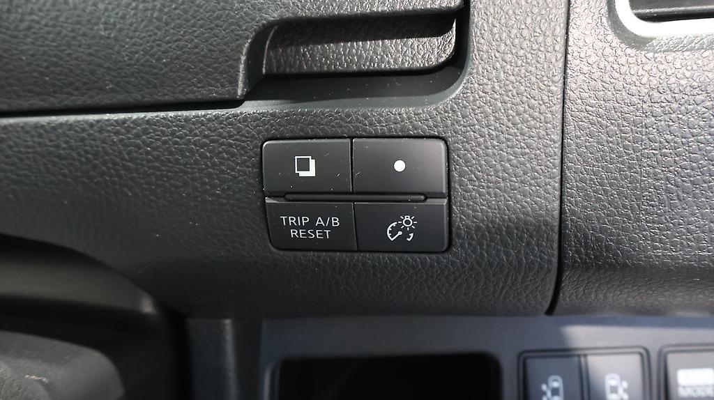 2013 Nissan Serena Hybrid Highway Star image 353078