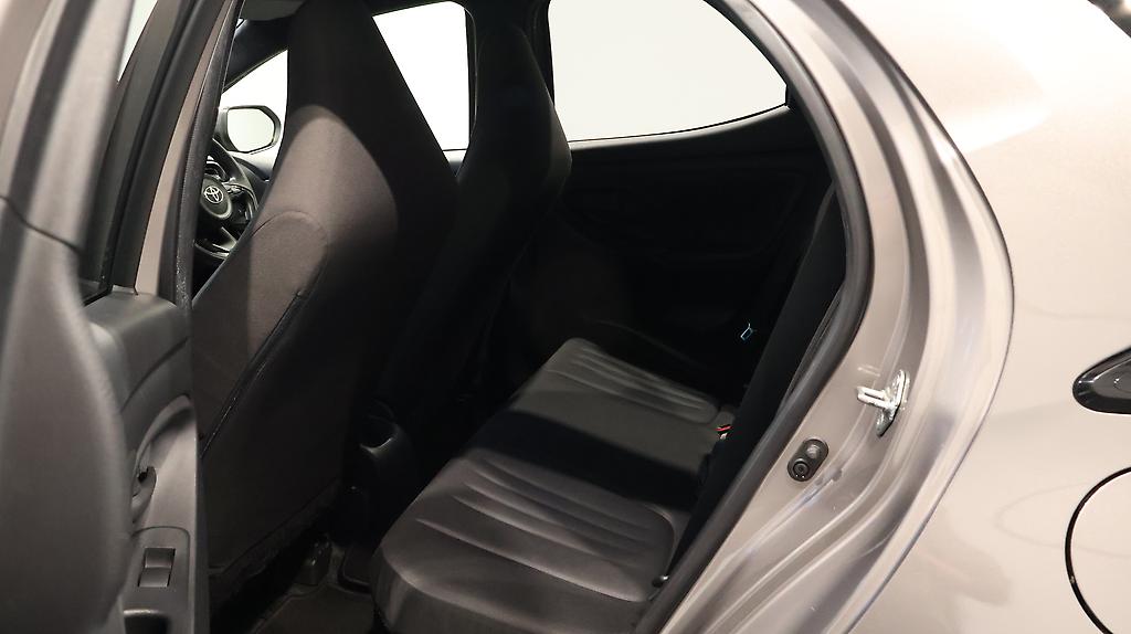 2021 Toyota Yaris Hybrid X image 357092