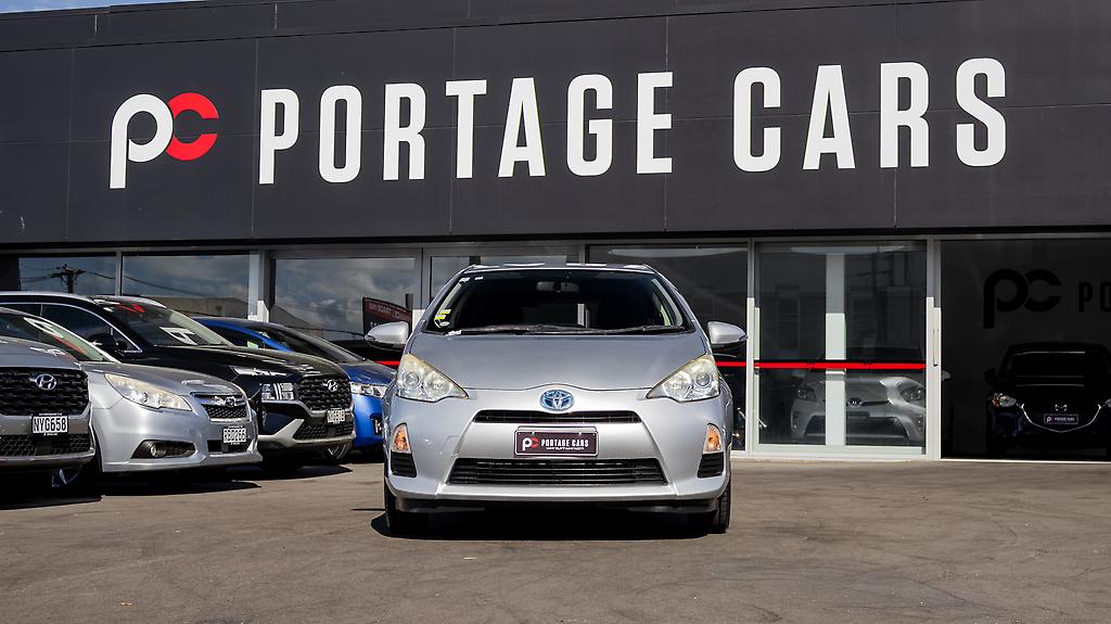 2014 Toyota Aqua F spec Hybrid Push start image 353177