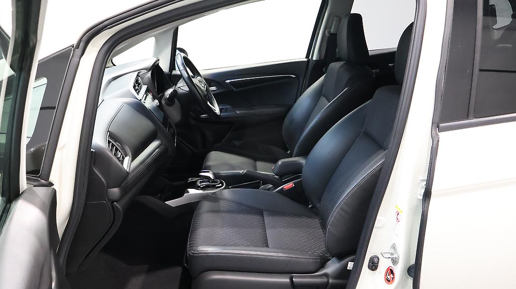2013 Honda Fit Hybrid L-Package image 356337