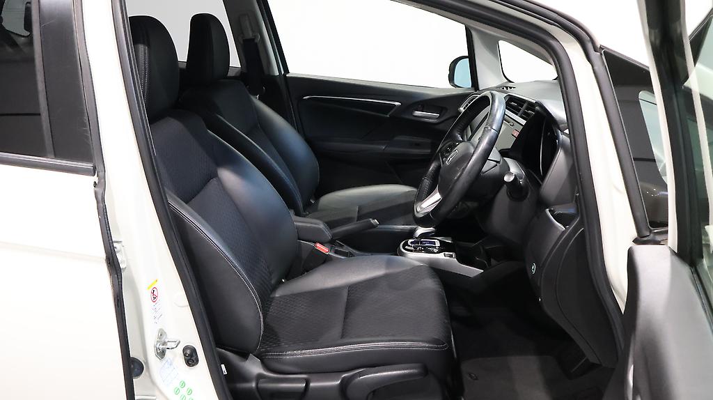 2013 Honda Fit Hybrid L-Package image 356340