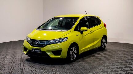 2015 Honda Fit Hybrid F Package image 354660