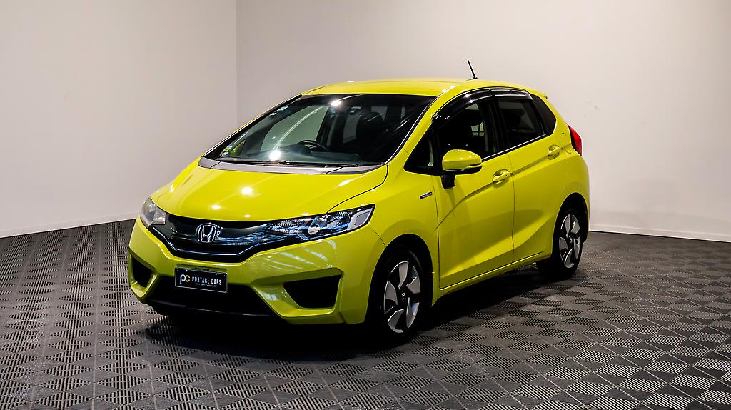 2015 Honda Fit Hybrid F Package image 354660